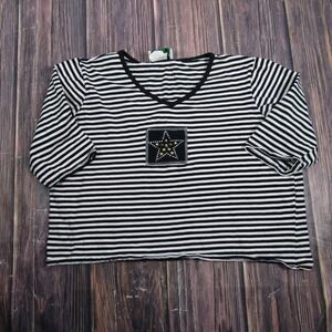 Coconut Bay T-Shirt Women Medium Black White Striped Star Stud V-Neck Crop Top
